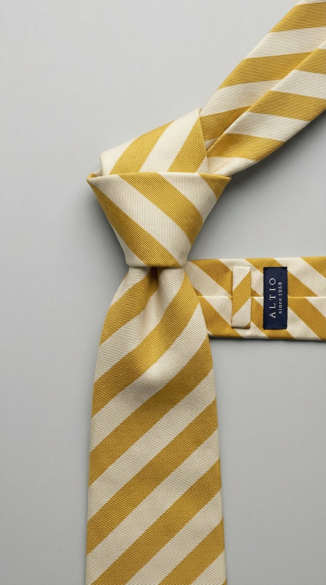 Altio Linea Oro Chiaro - Thuijs Heritage
