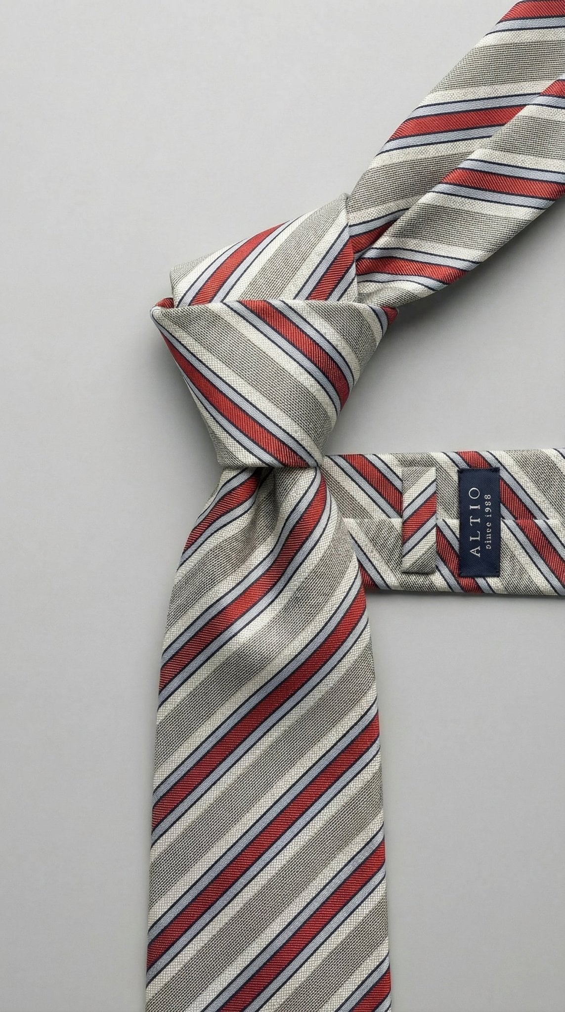 Altio Linea Rosso Grigio - Thuijs Heritage