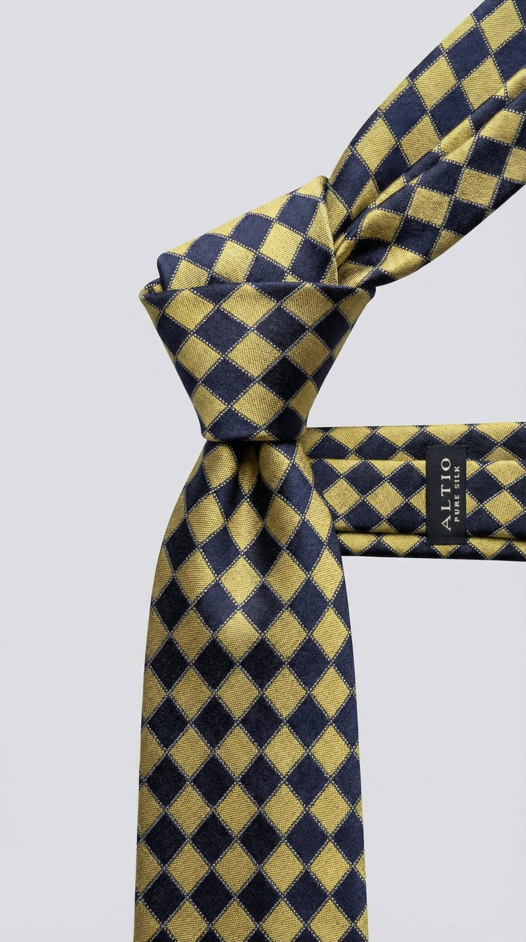 Altio Scacchi Oro - Thuijs Heritage