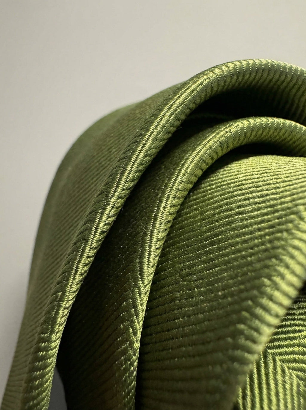 Foundation — Textured Silk (3 kleuren) - Thuijs HeritageNecktie